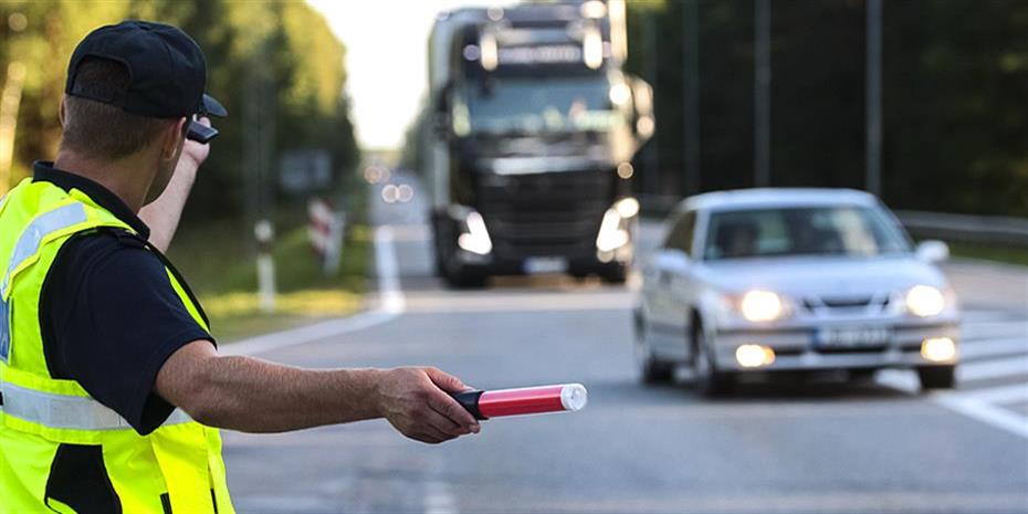 Περιστέρι, τροχαίο με στρατιωτικό όχημα στη Λ. Αθηνών 