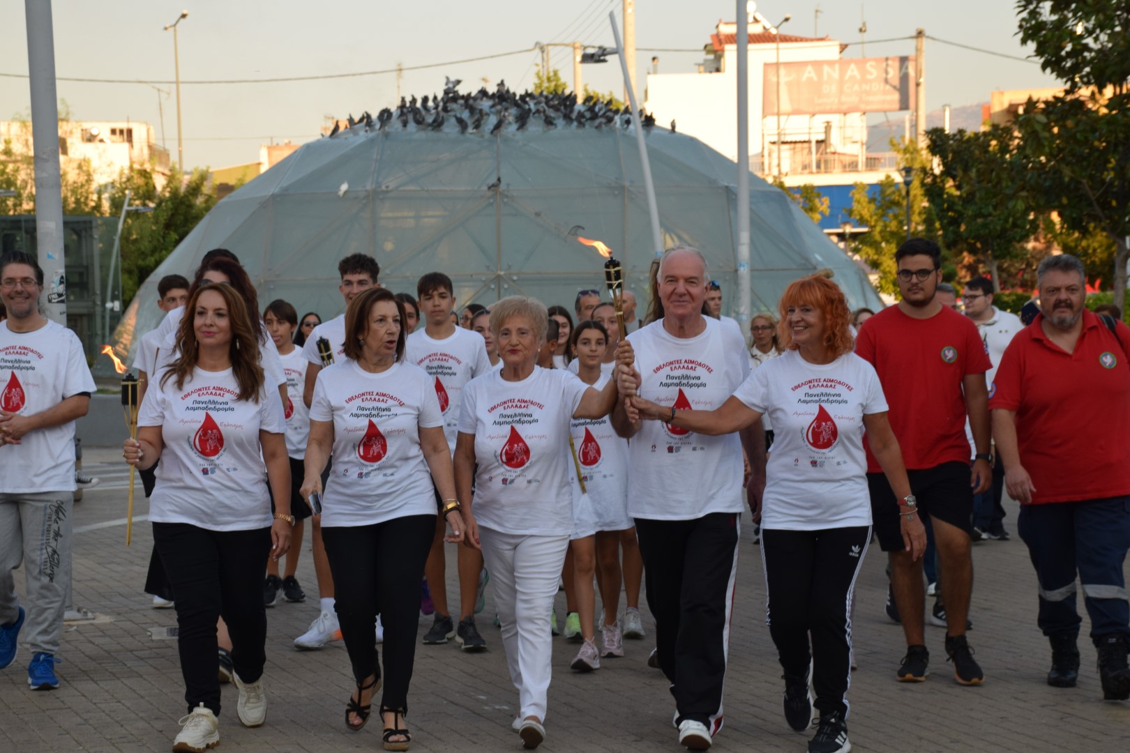 Λαμπρή υποδοχή φλόγας της Λαμπαδηδρομίας  Εθελοντών Αιμοδοτών στον Δήμο Περιστερίου 