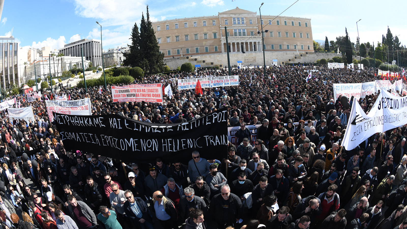 Μετά το τραγικό δυστύχημα των Τεμπών, Σύνταγμα 