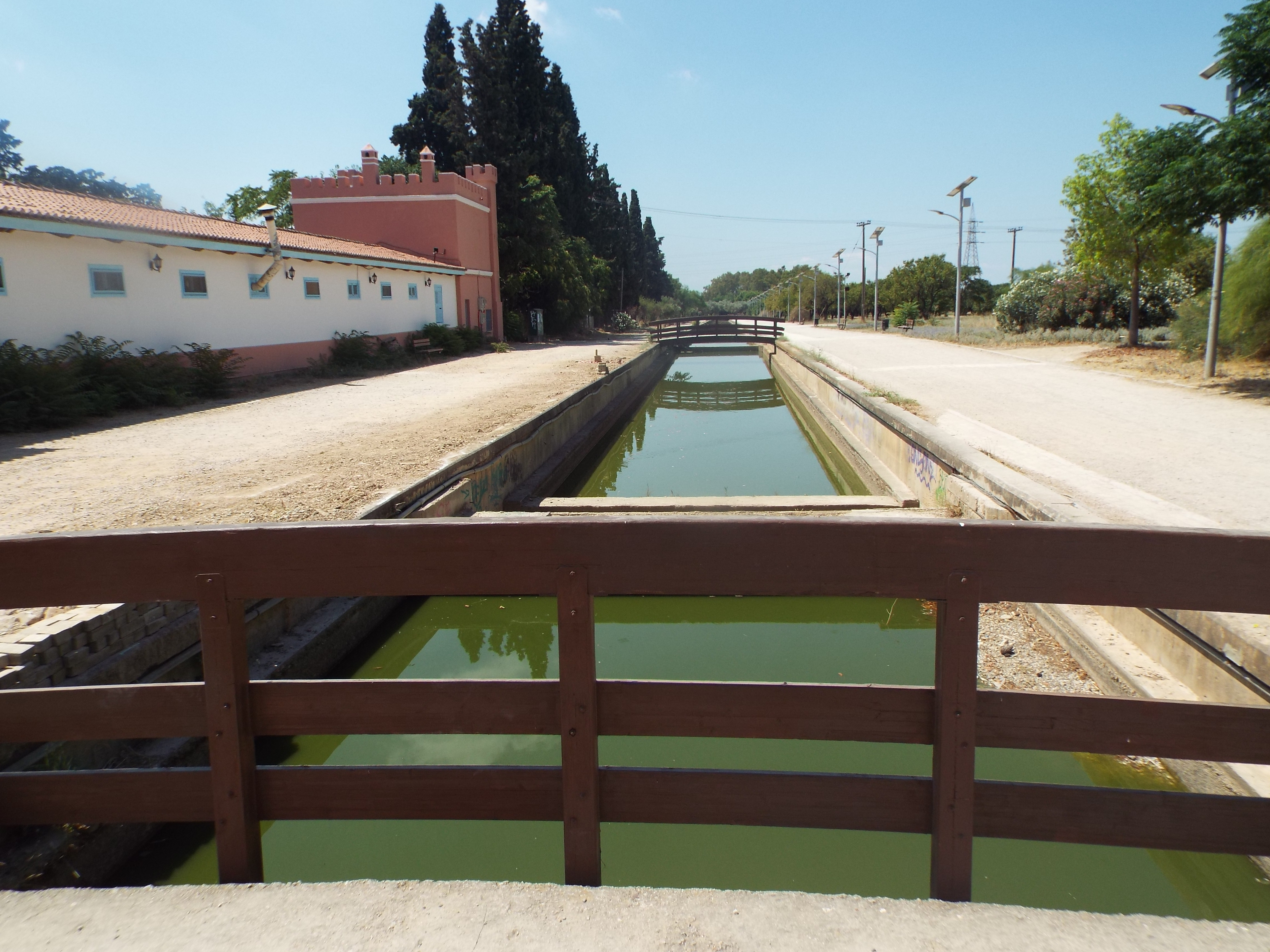 Πάρκο Τρίτση. Συνεχίζεται η εγκατάλειψη 